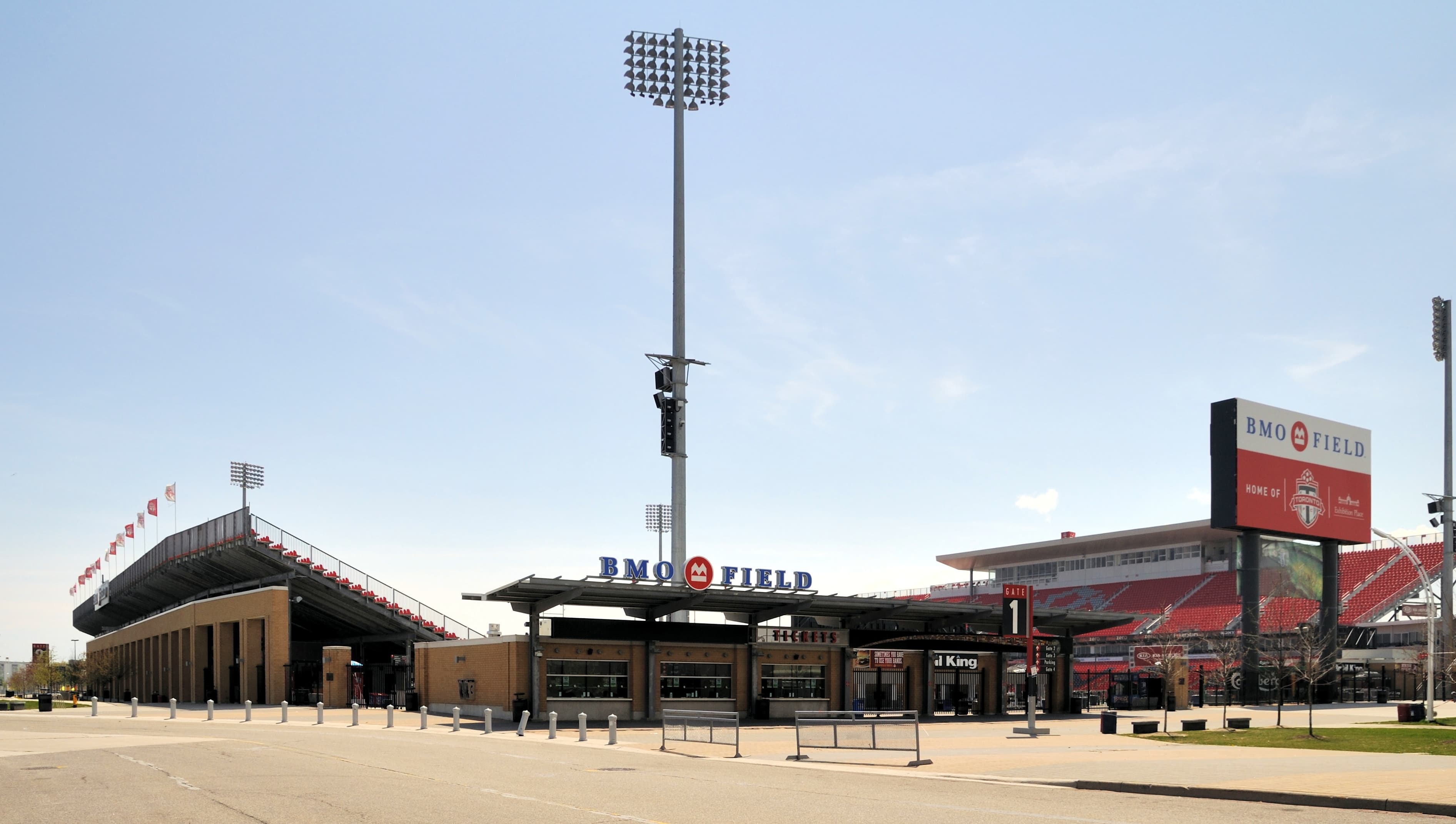 World Cup 2026 in Toronto: Arriving at Pearson Airport and Getting to BMO Field